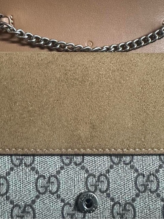 Gucci Beige GG Supreme Shoulder Bag with Silver Hardware - Picture 3 of 4